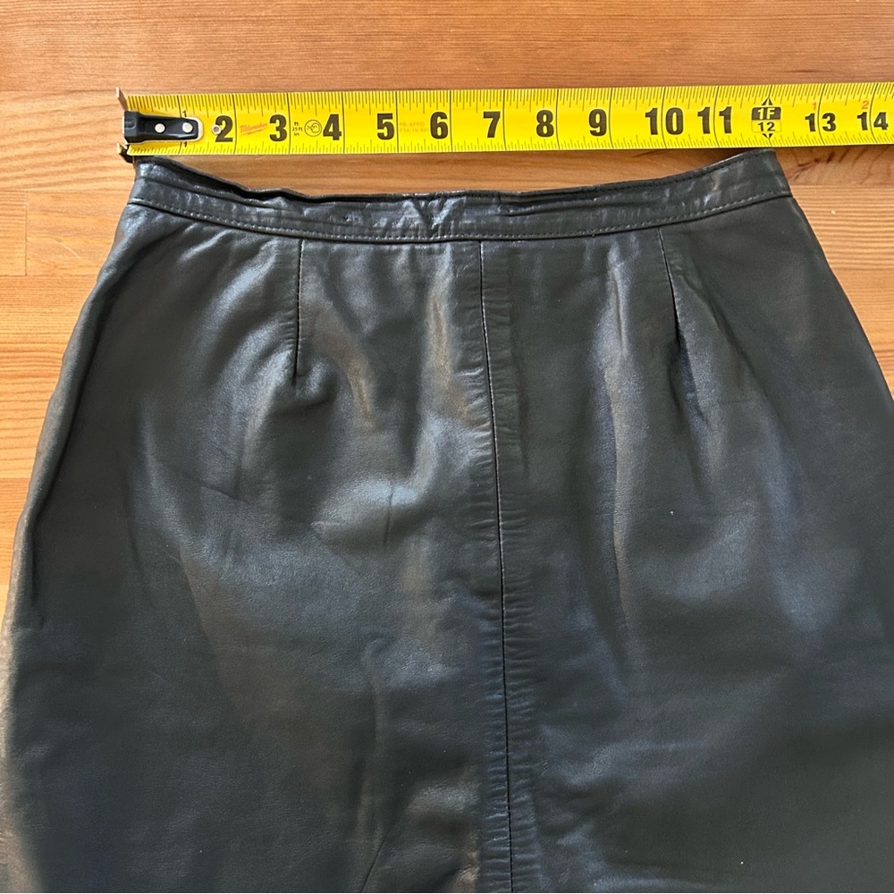 Vintage Rene Derval Black Leather Skirt, Made in USA, XS - Picture 5 of 6